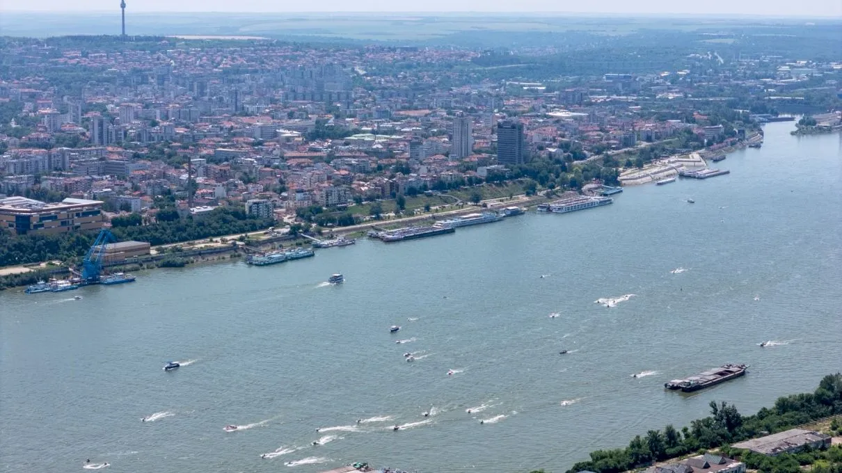 „Parada Dunării – Două steaguri, un fluviu”: cel mai spectaculos eveniment transfrontalier de pe Dunăre revine pe 27 iunie 2026