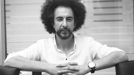 Momentul de care s-ar rușina Vlad Craioveanu. Cum hărțuiește femeile pe stradă! | VIDEO