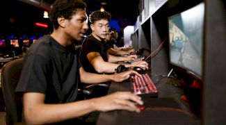 PC, consolă sau smartphone? Compararea performanței în jocuri pe diferite platforme
