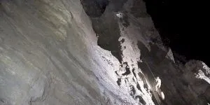 Everestul întors al Terrei! Călătorie spre centrul pământului: recordul absolut din peștera Veryovkina, cel mai adânc abis al Planetei