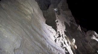 Everestul întors al Terrei! Călătorie spre centrul pământului: recordul absolut din peștera Veryovkina, cel mai adânc abis al Planetei