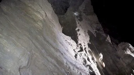 Everestul întors al Terrei! Călătorie spre centrul pământului: recordul absolut din peștera Veryovkina, cel mai adânc abis al Planetei