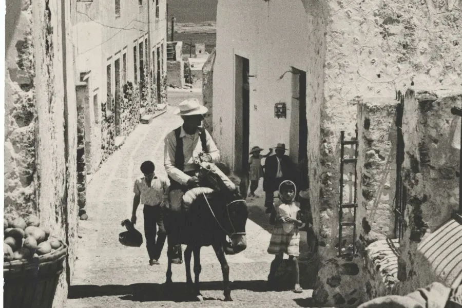 Cum arăta insula Santorini înainte să devină un obiectiv turistic?