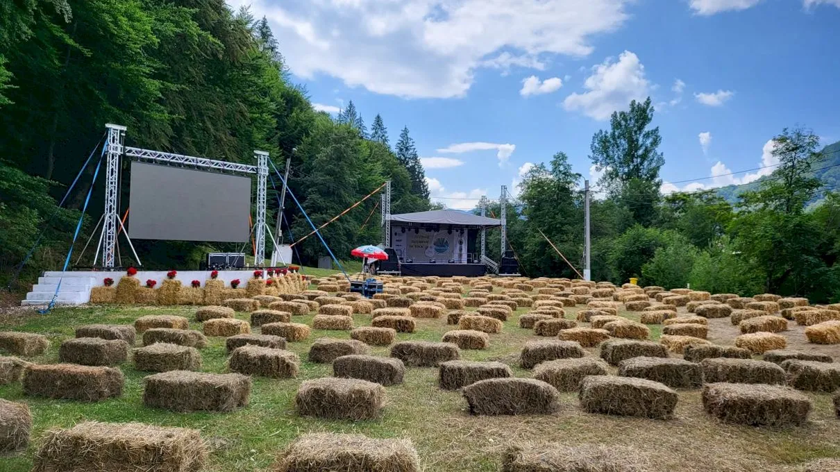 O poveste scrisă la chitară: Festivalul Național de Folk „Vama de la Munte” revine cu ediția a VII-a în august 2026