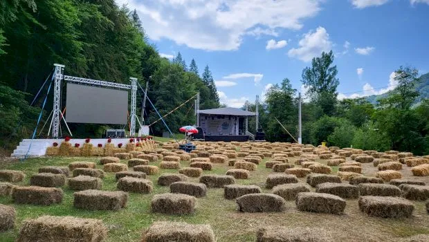 O poveste scrisă la chitară: Festivalul Național de Folk „Vama de la Munte” revine cu ediția a VII-a în august 2026