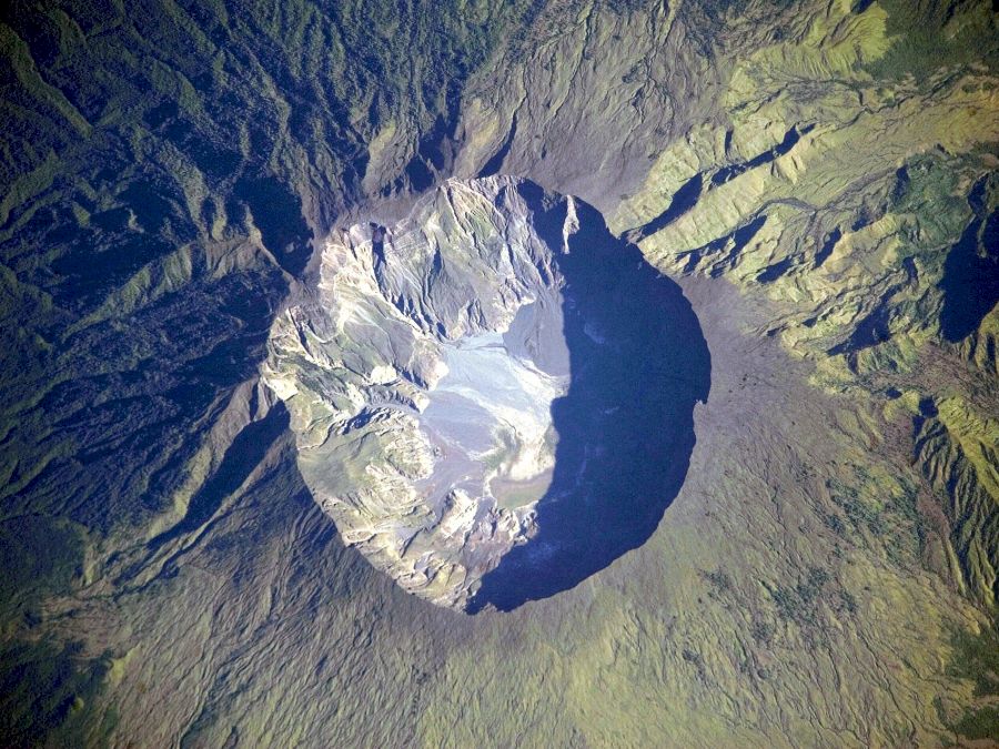 Mount_Tambora_Volcano,_Sumbawa_Island,_Indonesia