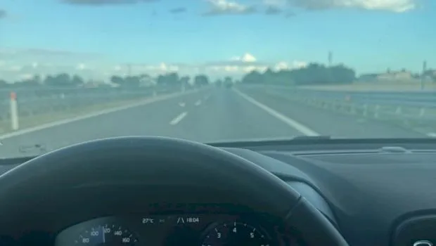 Românii nu știu să meargă pe autostradă. 5 greșeli pe care le fac conducătorii auto pe autostrăzi