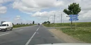 Pe E85 ești obligat să te dai pe banda 1 dacă vine o mașină cu viteză din spate?