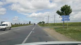 Pe E85 ești obligat să te dai pe banda 1 dacă vine o mașină cu viteză din spate?
