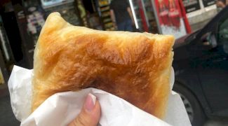 Care este originea merdenelei? Ce înseamnă substantivul „merdane”?