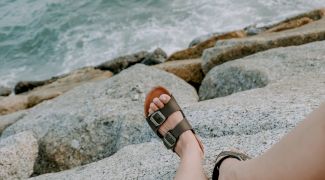 Care este povestea papucilor Birkenstock, de la un produs catalogat ca fiind „urât” la un trend mondial?