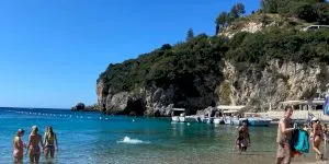 5 trucuri prin care poți să economisești bani buni într-o zi de plajă