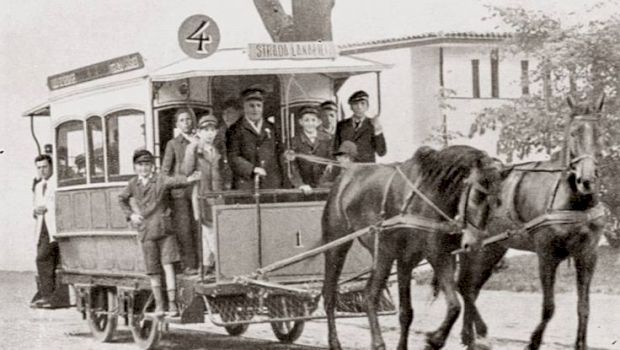 Care este povestea primului tramvai tras de cai din București?