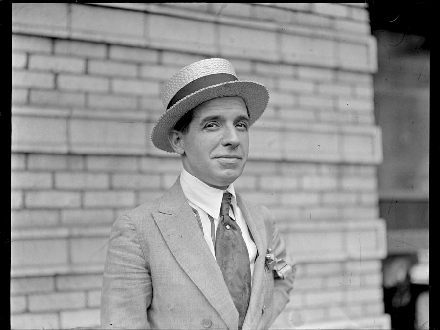 Charles_Ponzi