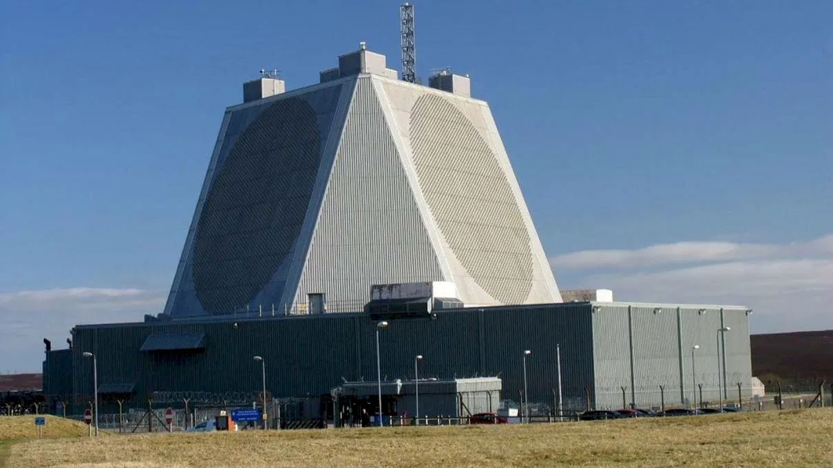 Cum funcționează Ballistic Missile Early Warning System, sistemul care îi anunță pe ucrainieni că o rachetă a fost lansată către ei?