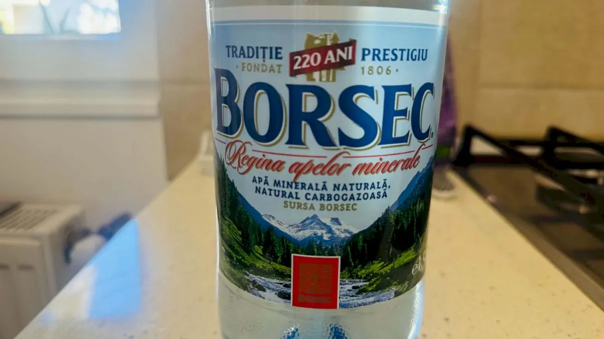 Care este diferența dintre apă carbogazoasă și apă carbogazificată?