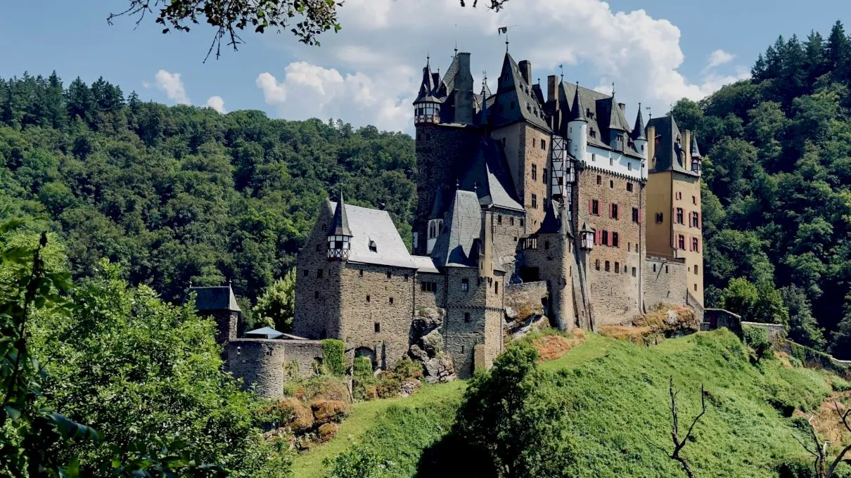 De ce, în Germania, sunt peste 20.000 de castele?